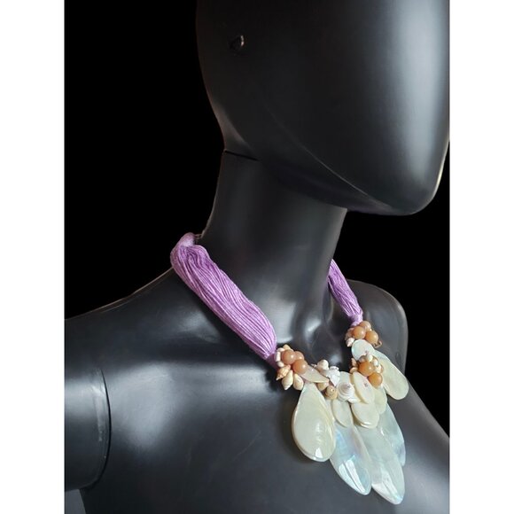 Shell/Lavender Collar Necklace/Earring Set - Picture 3 of 16